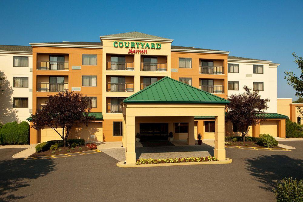 Courtyard By Marriot Cranbury South Brunswick Hotel Bagian luar foto